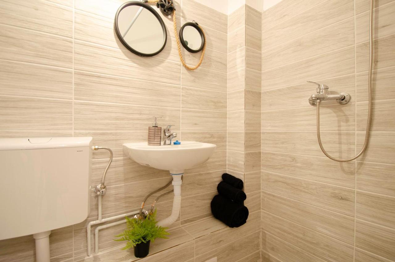 Miha Modern And Central Apartament อาราด ภายนอก รูปภาพ